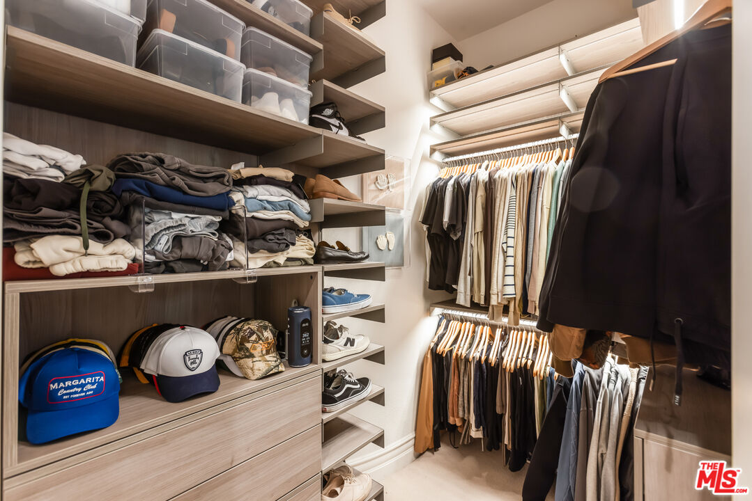 2052 Shadow Creek Dr