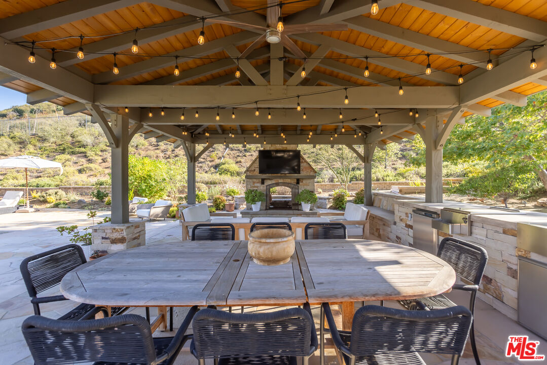 2052 Shadow Creek Dr