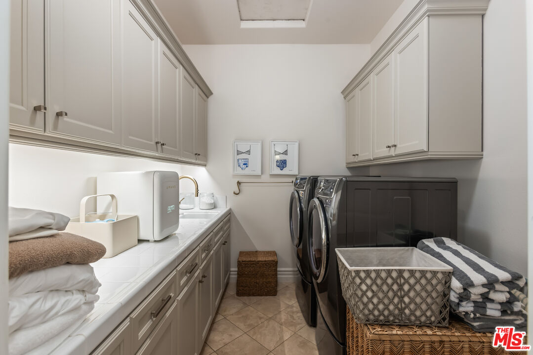 2052 Shadow Creek Dr