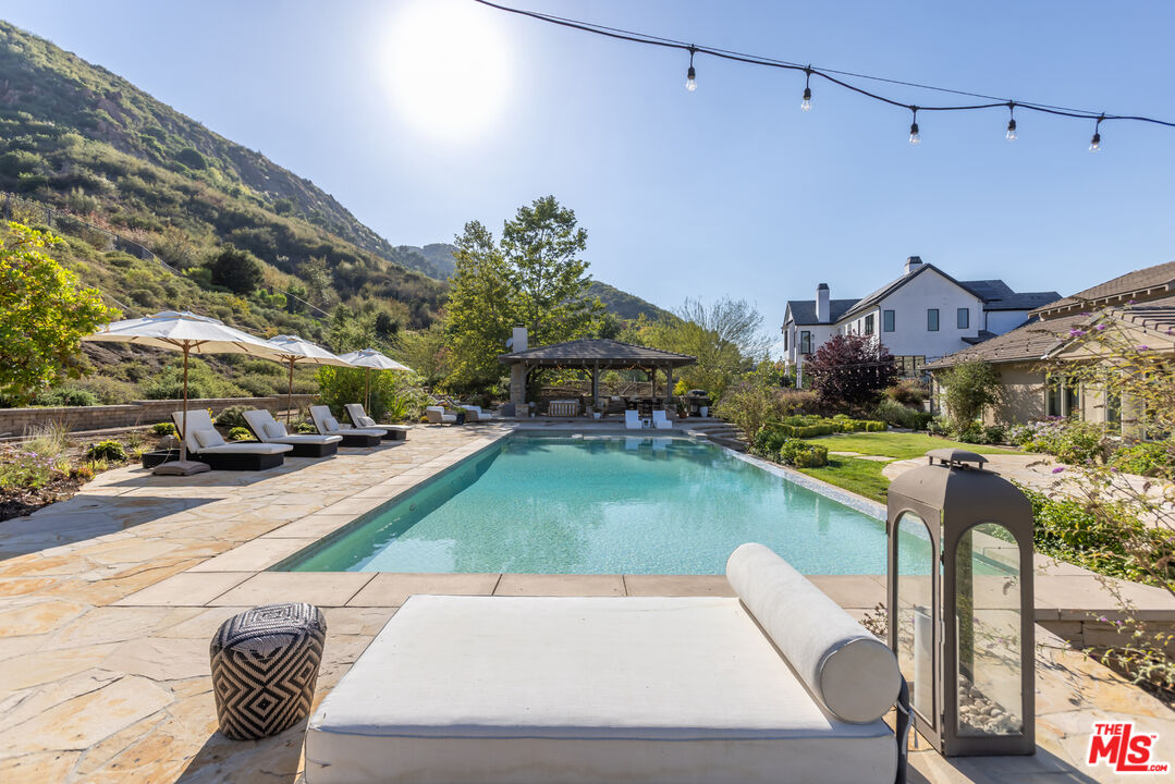 2052 Shadow Creek Dr