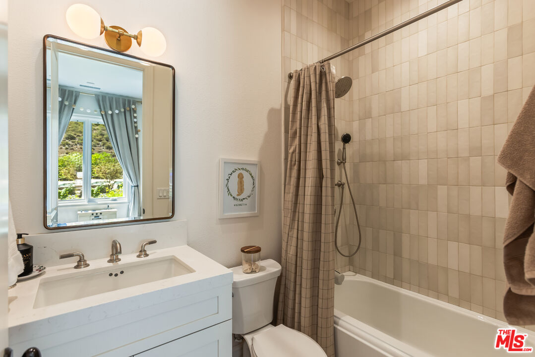 2052 Shadow Creek Dr