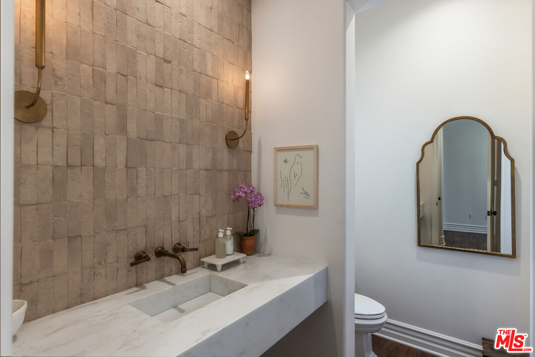 2052 Shadow Creek Dr