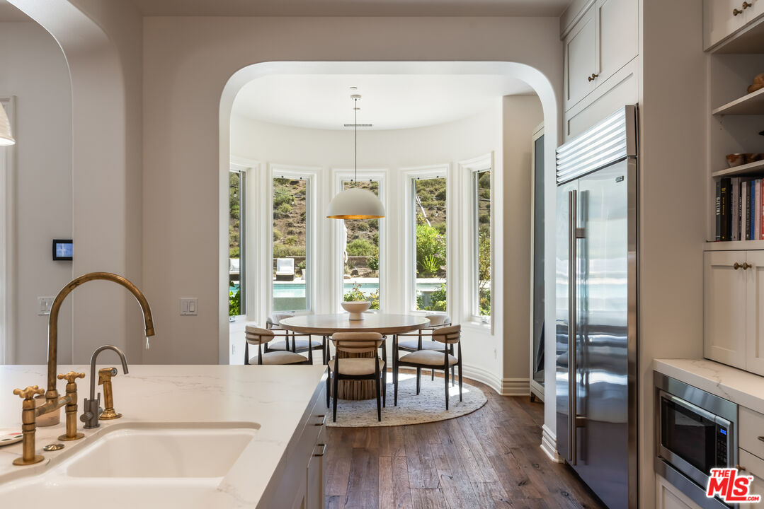 2052 Shadow Creek Dr