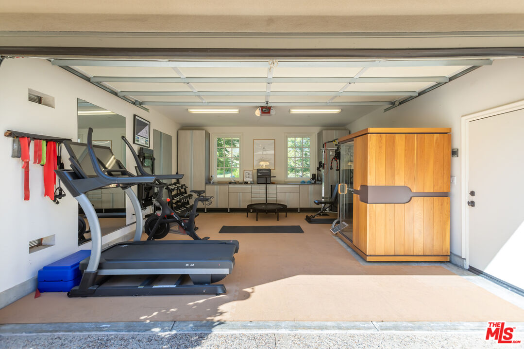 2052 Shadow Creek Dr