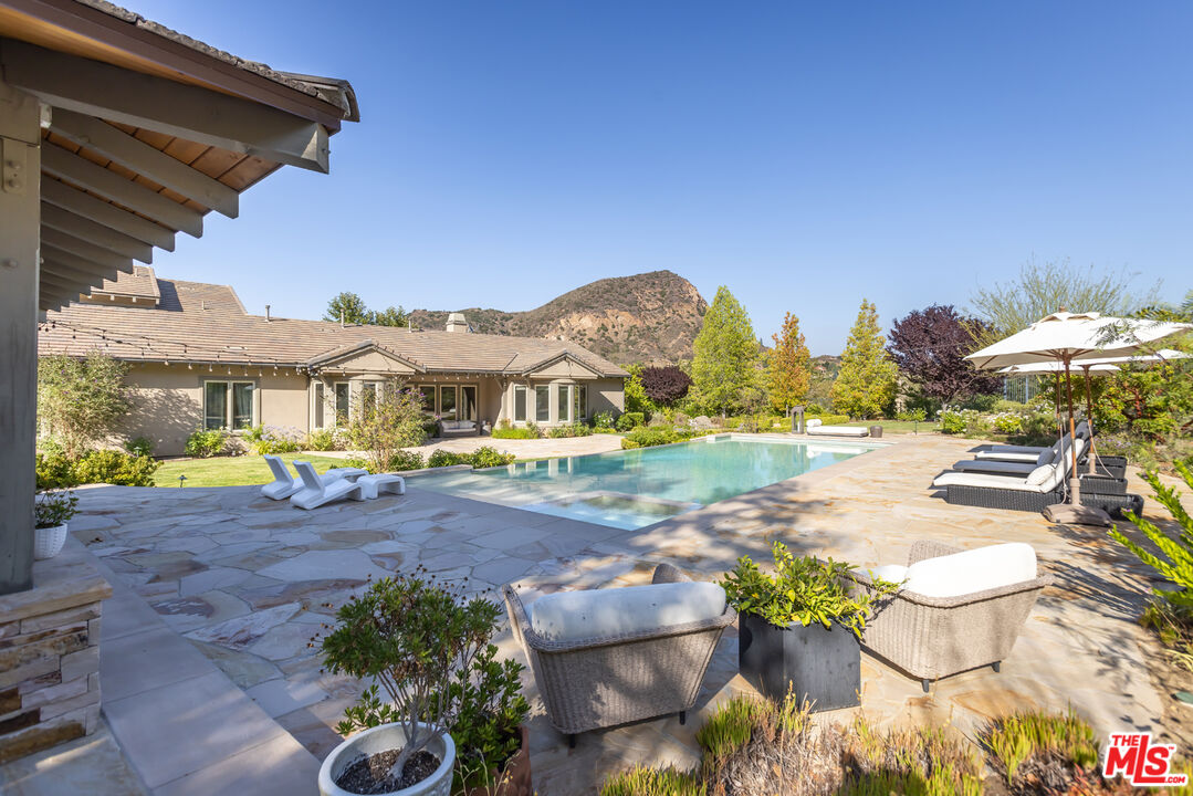 2052 Shadow Creek Dr