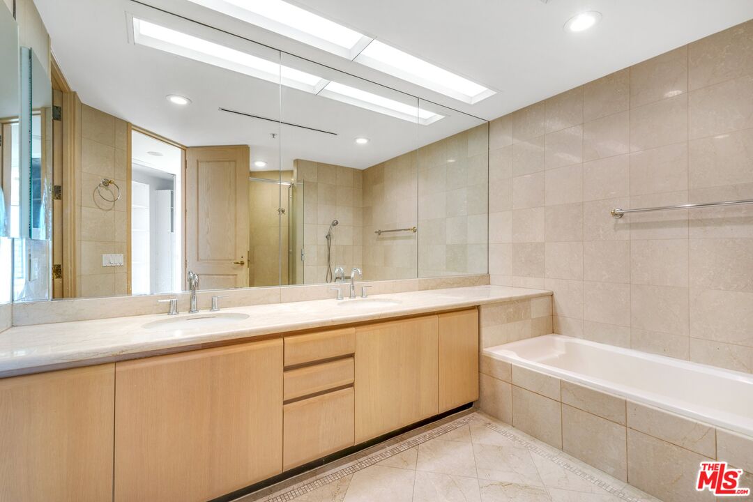 10490 Wilshire Blvd Unit: 1702