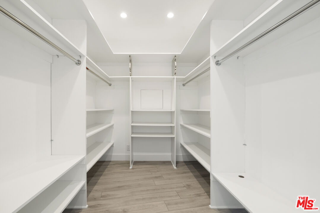 4267 Marina City Dr Unit: PH 4