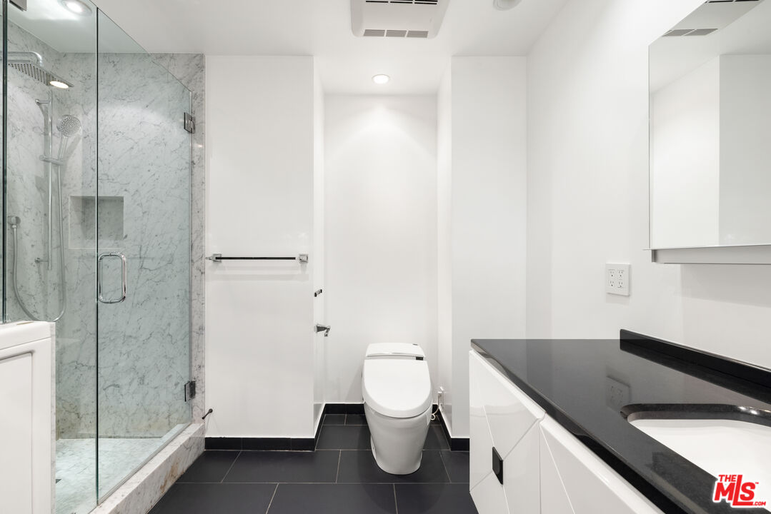 4267 Marina City Dr Unit: PH 4