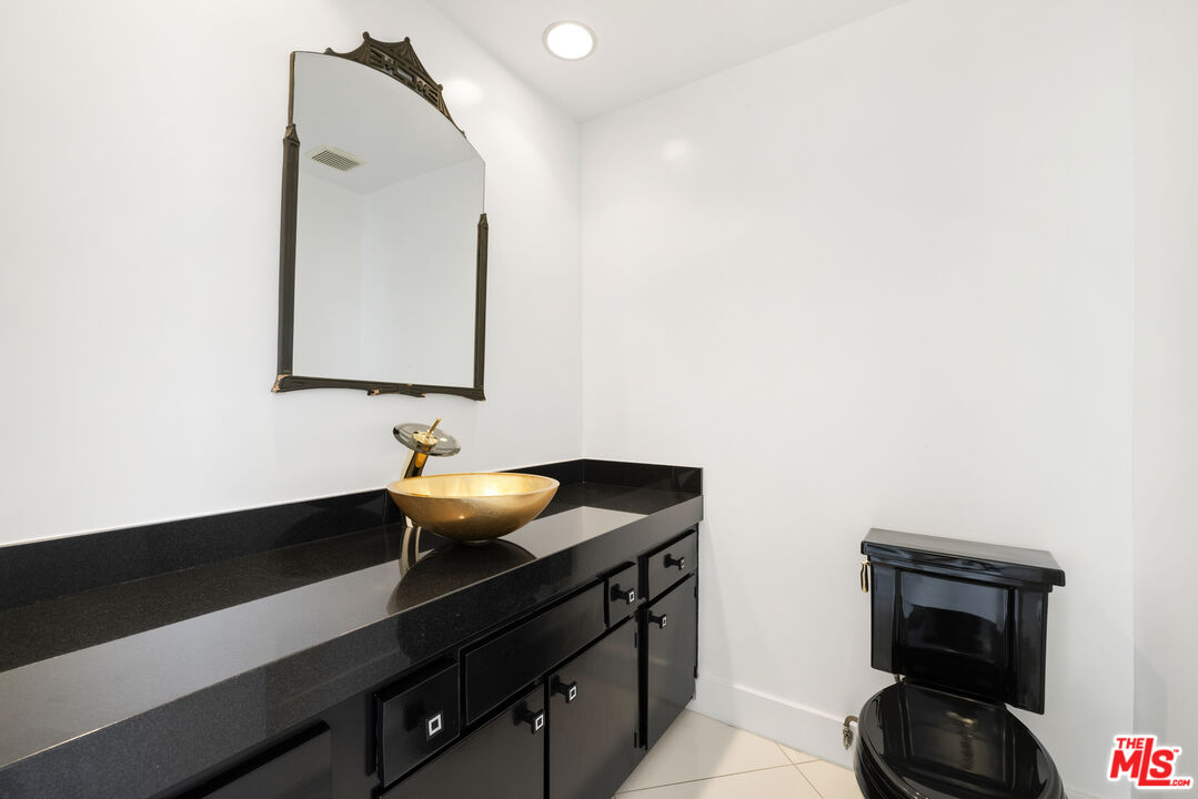 4267 Marina City Dr Unit: PH 4