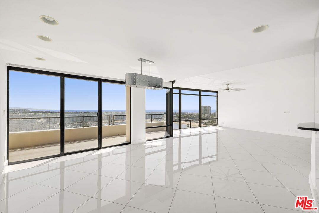 4267 Marina City Dr Unit: PH 4