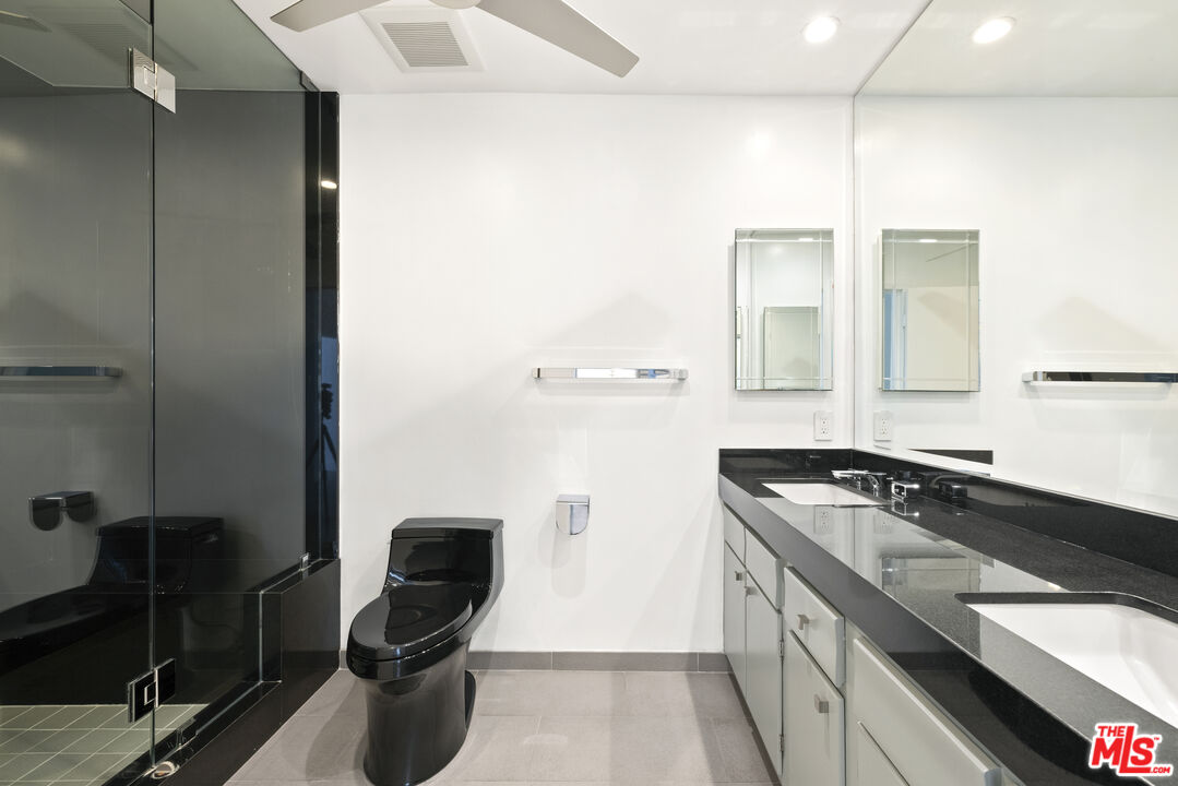 4267 Marina City Dr Unit: PH 4