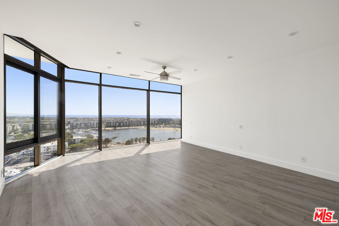 4267 Marina City Dr Unit: PH 4