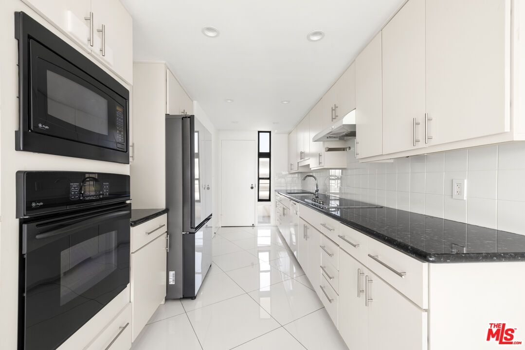 4267 Marina City Dr Unit: PH 4