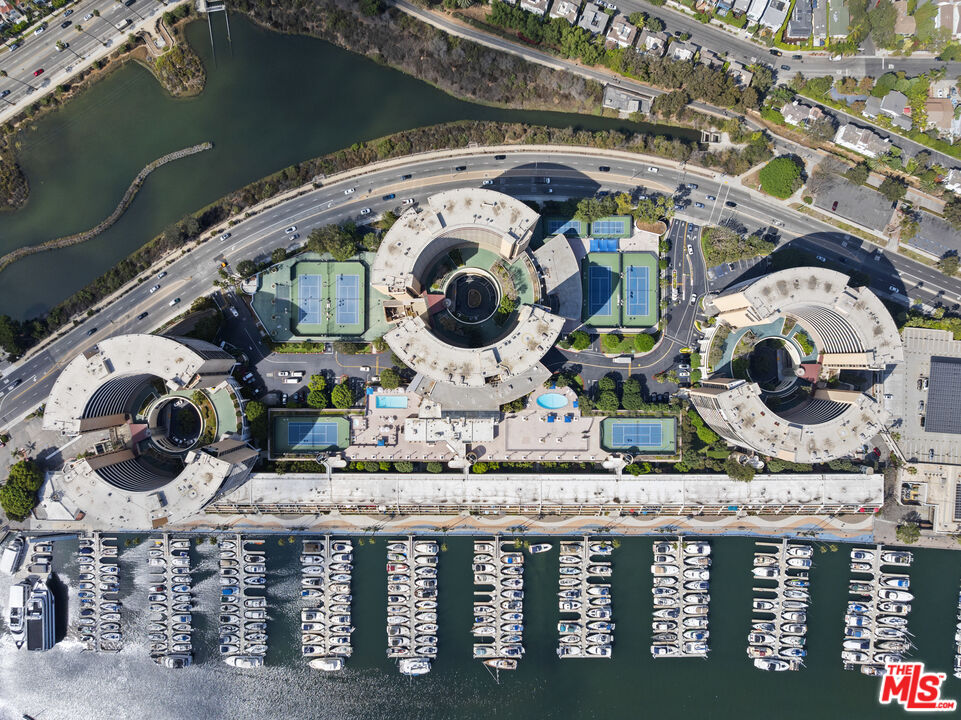 4267 Marina City Dr Unit: PH 4