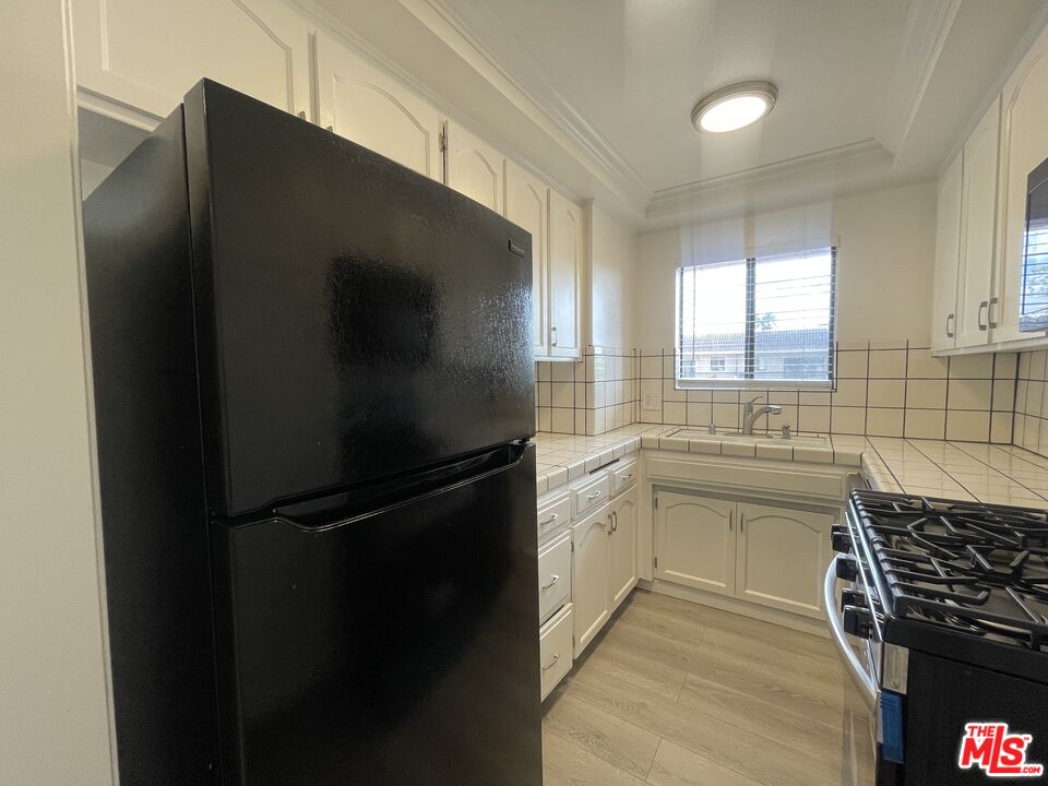 1337 N Sierra Bonita Ave Unit: 302