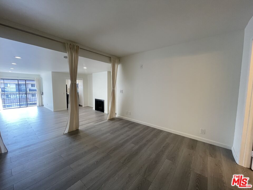 1337 N Sierra Bonita Ave Unit: 302