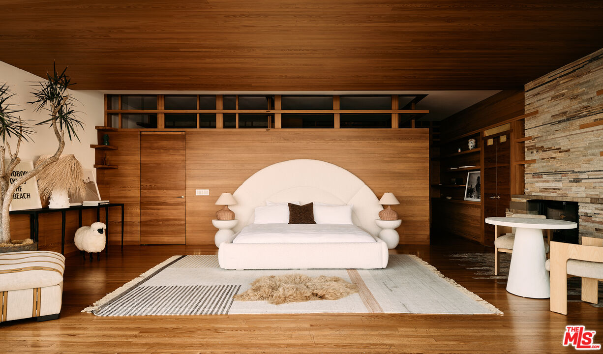 26820 Malibu Cove Colony Dr