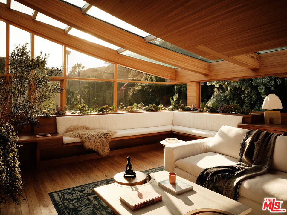 26820 Malibu Cove Colony Dr