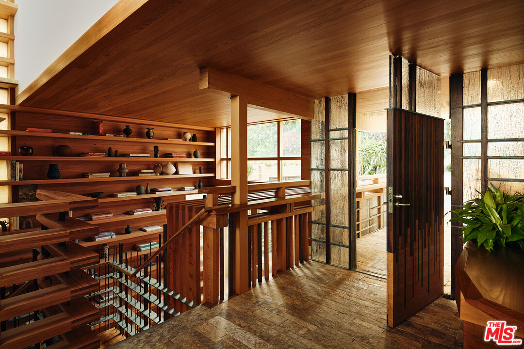 26820 Malibu Cove Colony Dr