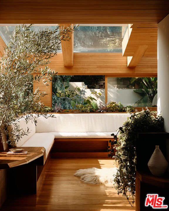 26820 Malibu Cove Colony Dr