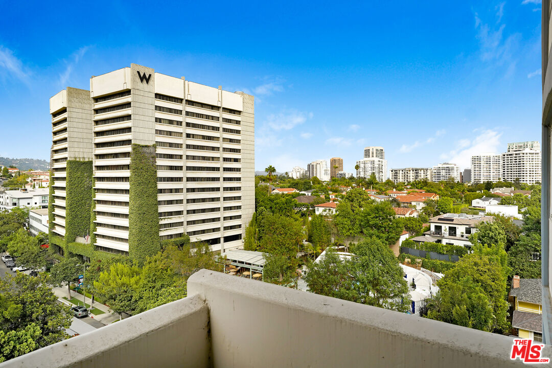 969 Hilgard Ave Unit: 1002