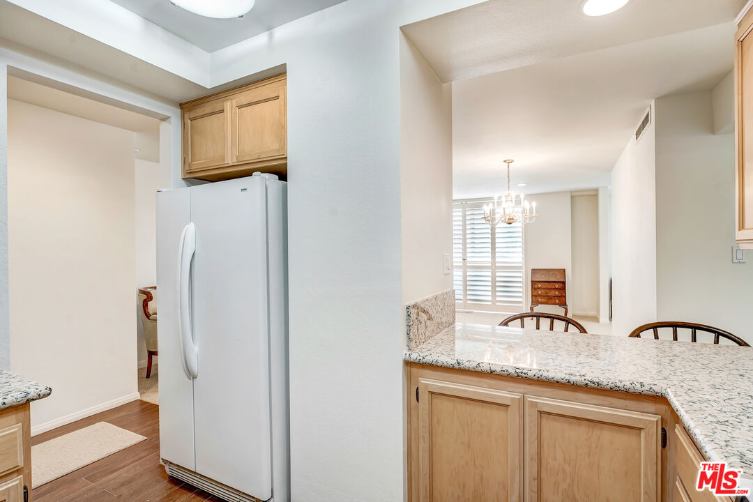 969 Hilgard Ave Unit: 1002