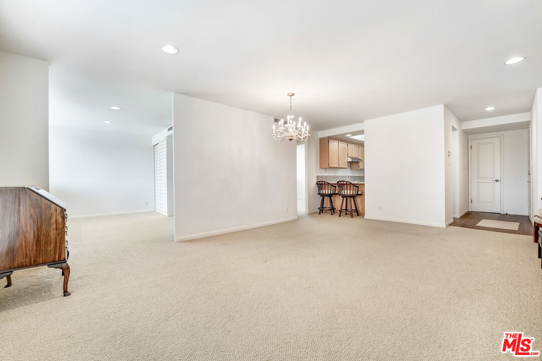 969 Hilgard Ave Unit: 1002