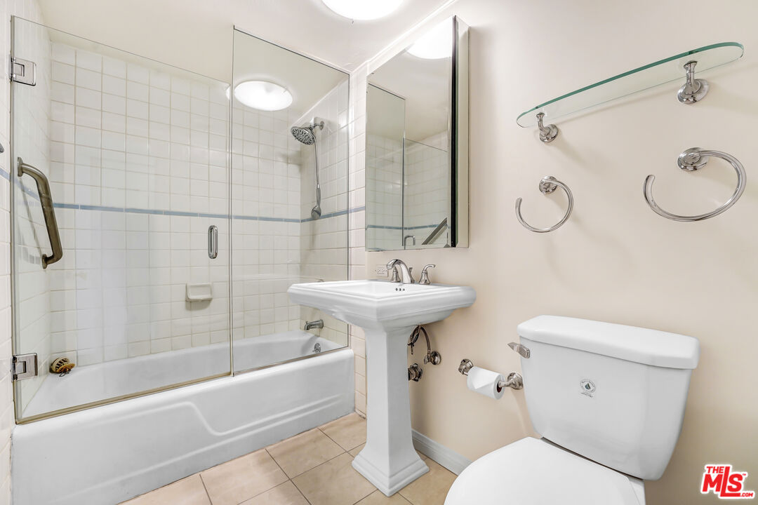 969 Hilgard Ave Unit: 1002