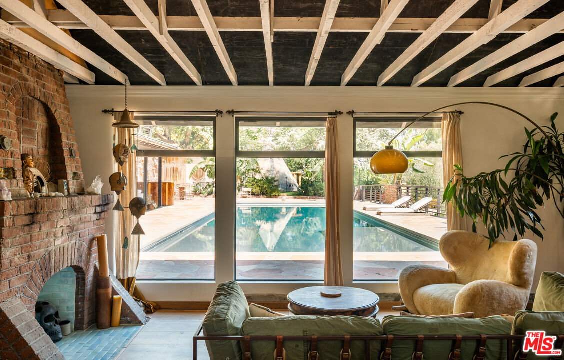 3501 Laurel Canyon Blvd