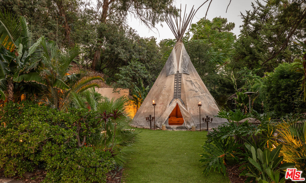 3501 Laurel Canyon Blvd