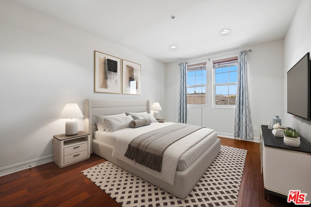 14242 Burbank Blvd Unit: 103