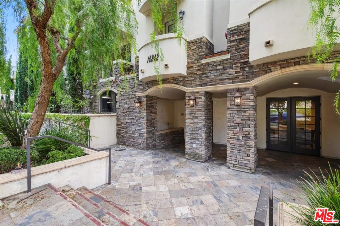 14242 Burbank Blvd Unit: 103