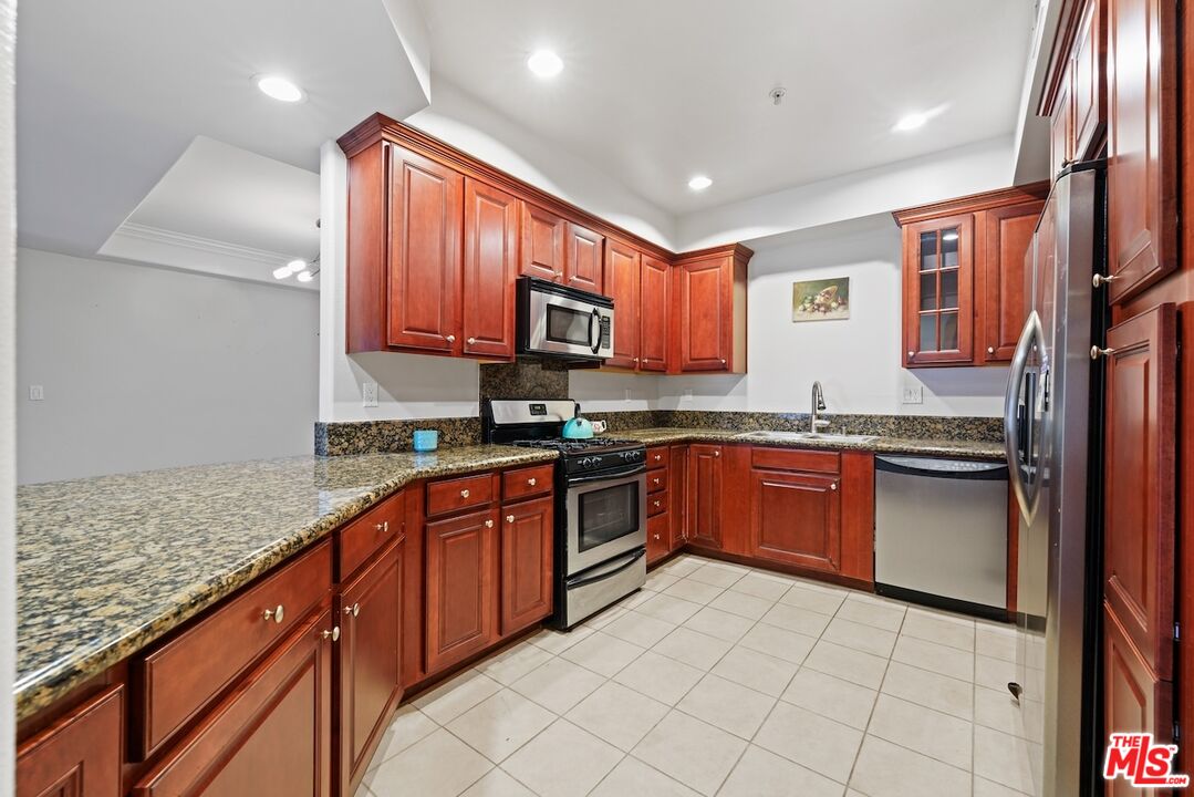 14242 Burbank Blvd Unit: 103