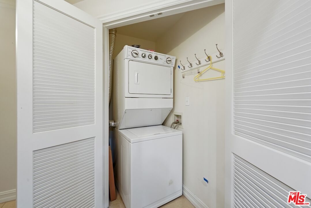 14242 Burbank Blvd Unit: 103