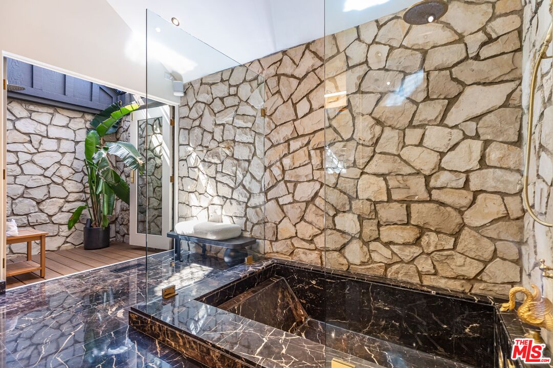 1326 Beverly Estates Dr