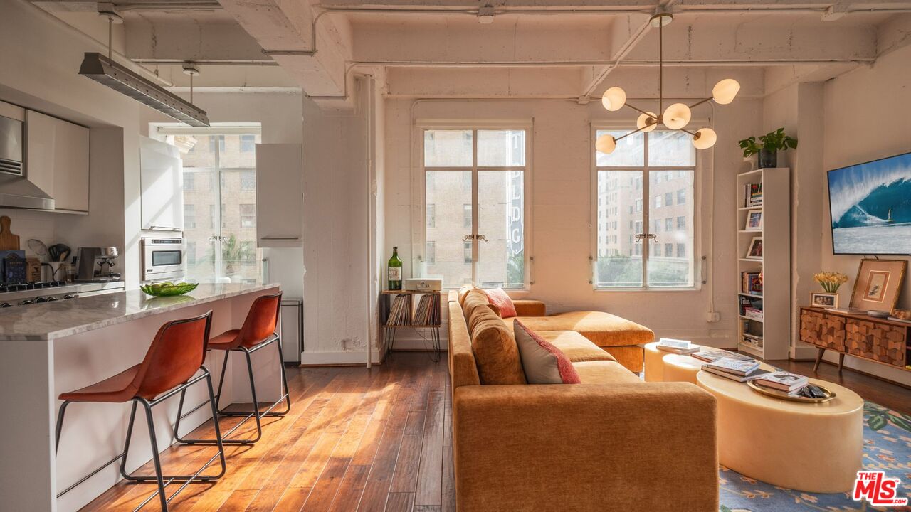 6253 Hollywood Blvd Unit: 402