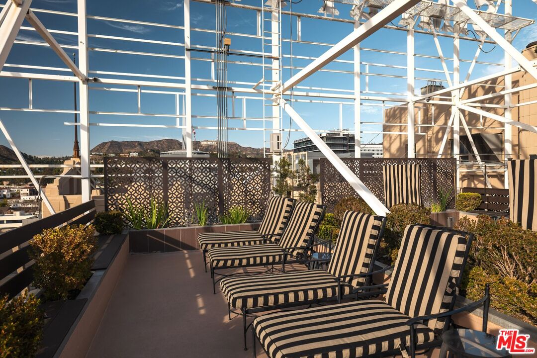 6253 Hollywood Blvd Unit: 402