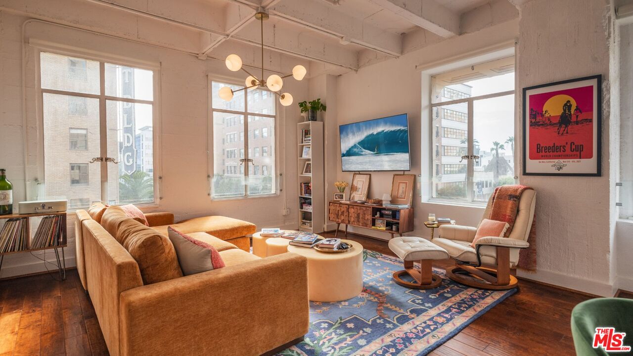 6253 Hollywood Blvd Unit: 402