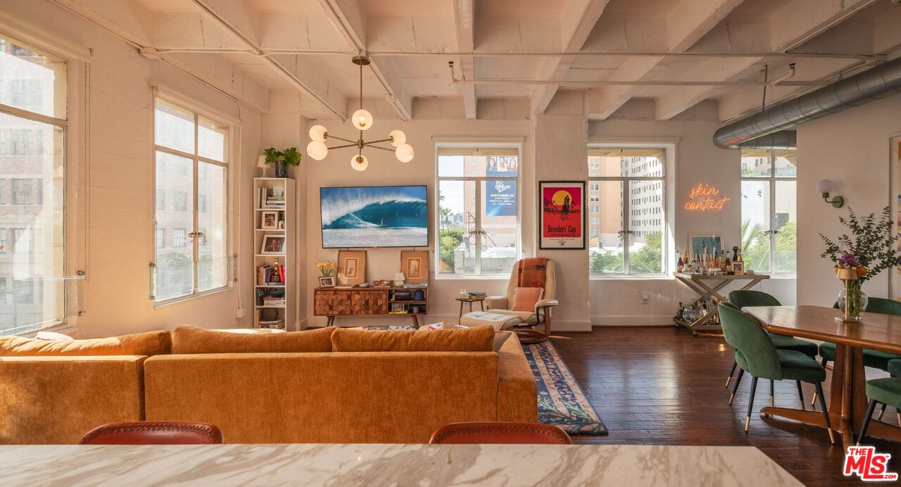 6253 Hollywood Blvd Unit: 402