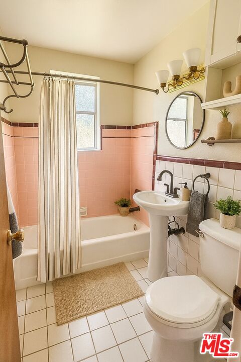 828 N Alta Vista Blvd Unit: 7