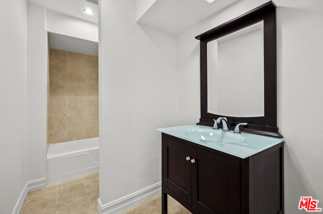 262 N Crescent Dr Unit: 3A