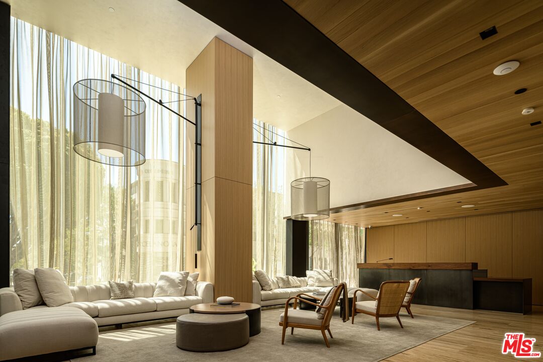 8899 Beverly Blvd Unit: 6G