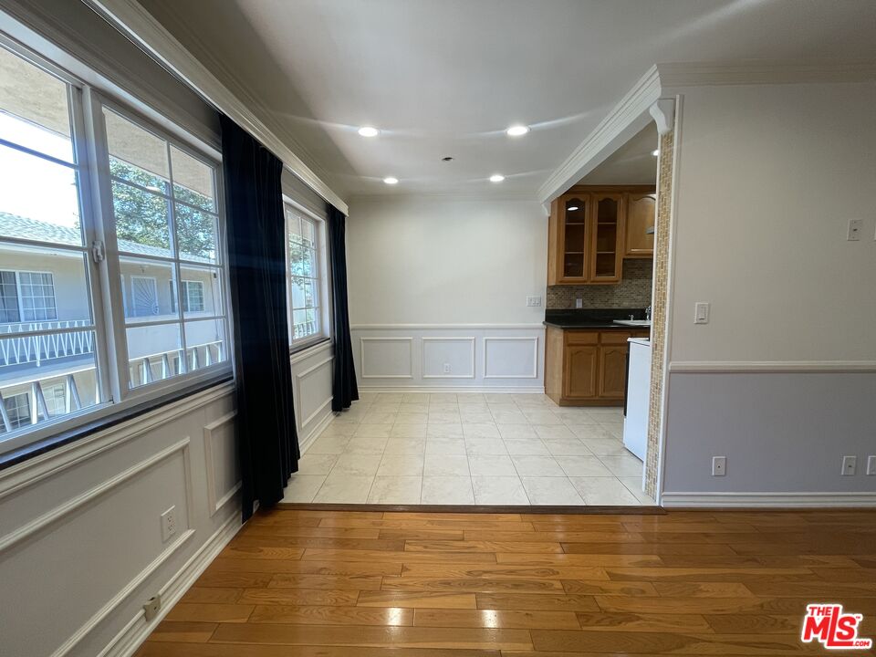 1126 N Formosa Ave Unit: 7