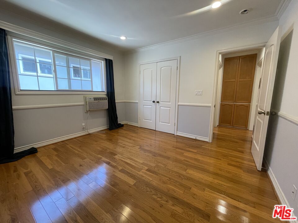 1126 N Formosa Ave Unit: 7
