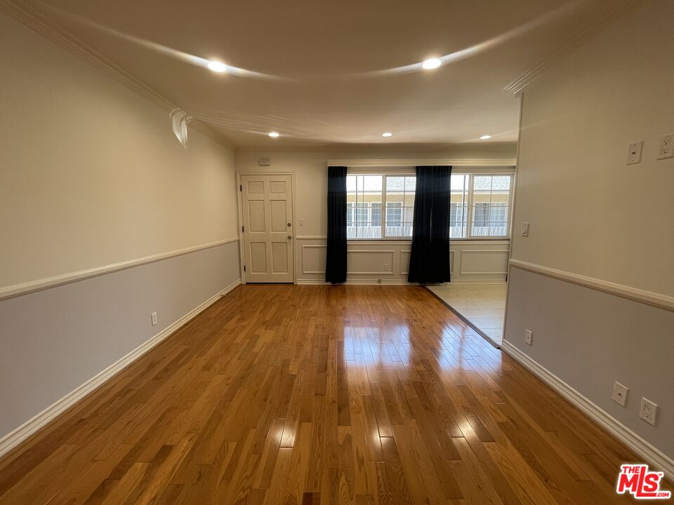 1126 N Formosa Ave Unit: 7