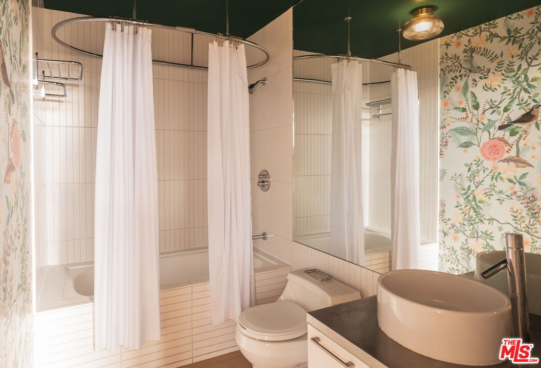 6253 Hollywood Blvd Unit: 402