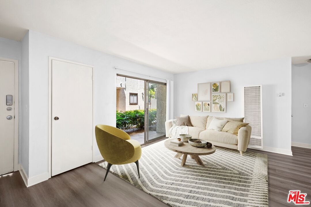 18530 Hatteras St Unit: 115