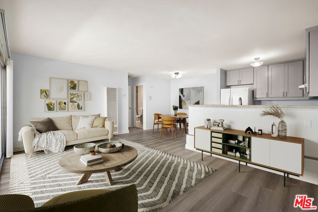 18530 Hatteras St Unit: 115