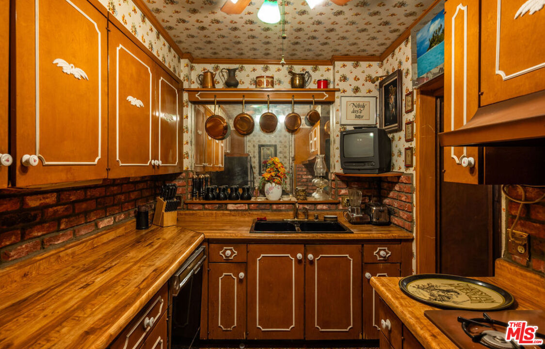 8787 Shoreham Dr Unit: 607