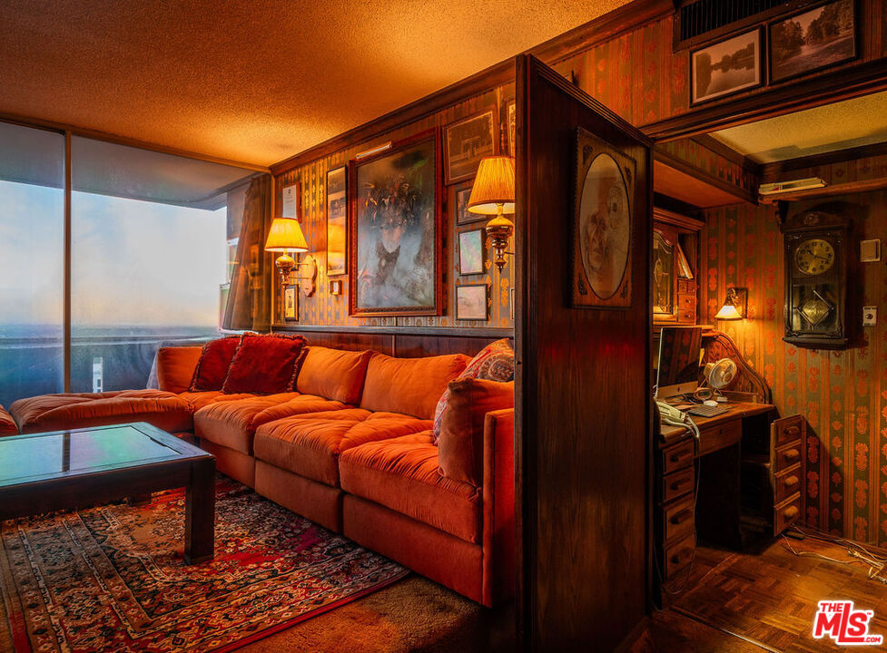 8787 Shoreham Dr Unit: 607